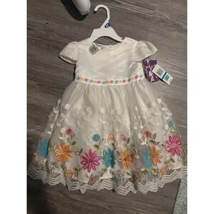 Baby Girl White Dress‎ with Embroidered Flowers and Bow Size 18M